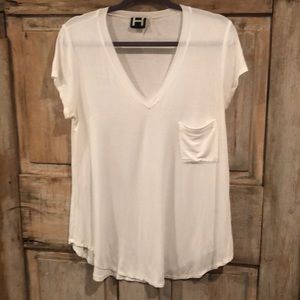 H by Bordeaux Vneck T